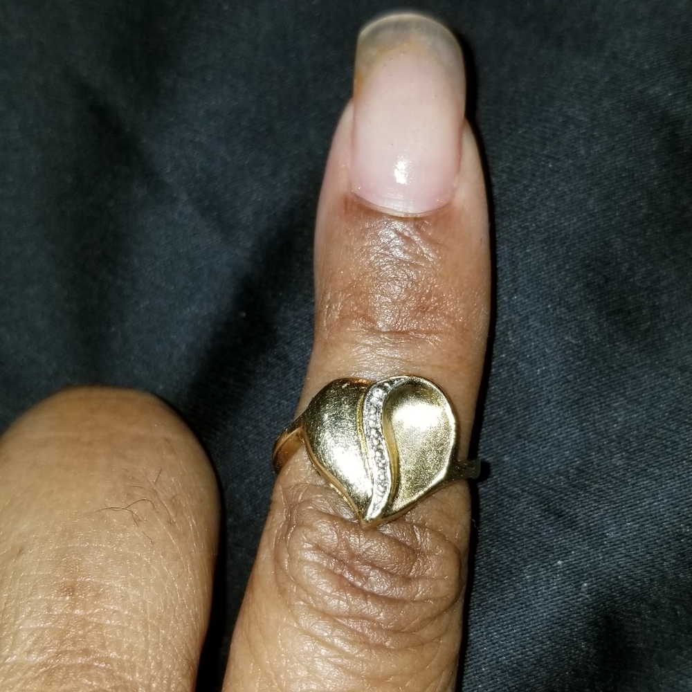 10k yellow gold heart shaped ring with diamonds